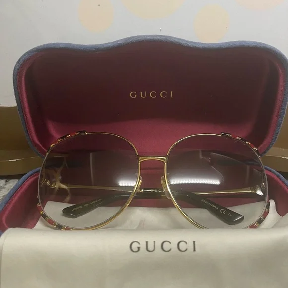 Gucci | Accessories | Gucci Gold Sunglasses With Oversized  display picture 2